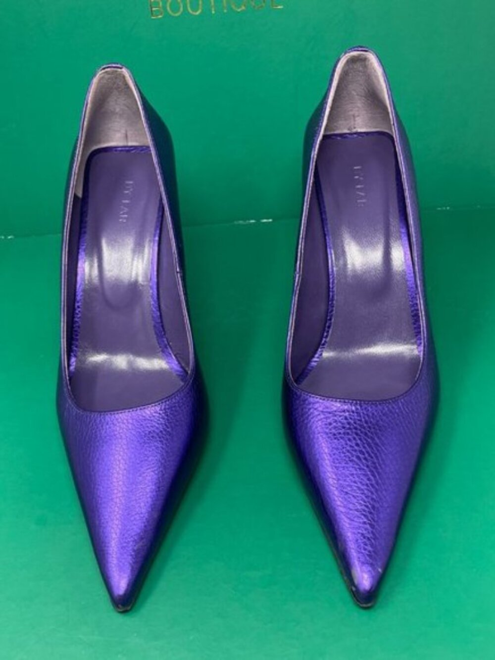 By Far | Viva Pump